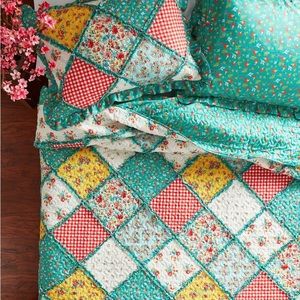 The Pioneer Woman Petal Party